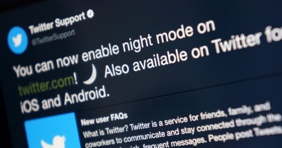 "تويتر" تطرح ميزة night mode على الويب للحفاظ على أعين المستخدمين