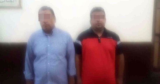 عاطلان ينتحلان صفة مندوبى شركة سجائر للنصب على أصحاب المحال