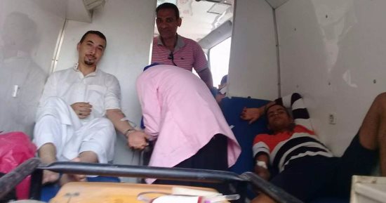 بالصور.. 96 مواطنا بمدينة الرياض فى كفر الشيخ يتبرعون بالدم 