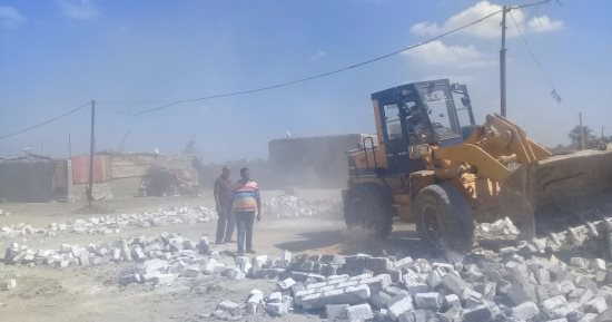 حى المنتزة بالإسكندرية ينفذ 3 قرارات إزالة للتعدى على أراضى الدولة 