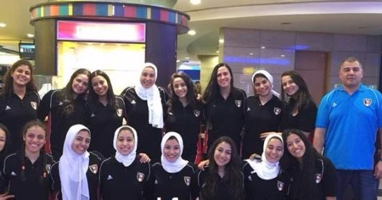 ناشئات كرة اليد مواليد 2000 فى مواجهة أنجولا بالبطولة الأفريقية 