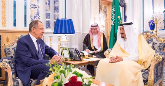 العاهل السعودى يبحث مع وزير الخارجية الروسى الأوضاع الإقليمية والدولية