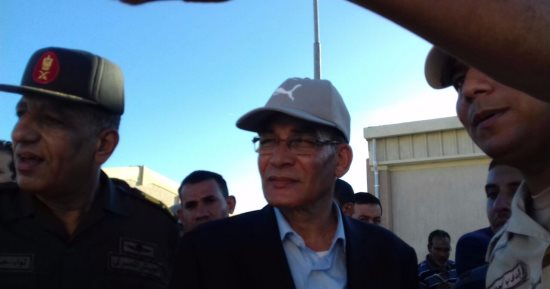بالصور.. وزير الزراعة يتفقد المزرعة السمكية ببحيرة غليون