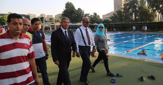 بالصور.. وزير الرياضة يتفقد مركز شباب الجزيرة