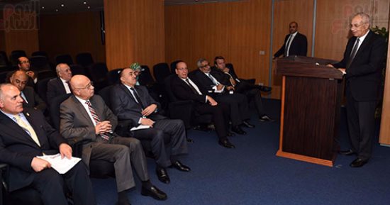 بالصور.. وزير الرى: بحثنا مع رئيس الوزراء استغلال المجارى المائية إنتاجيا