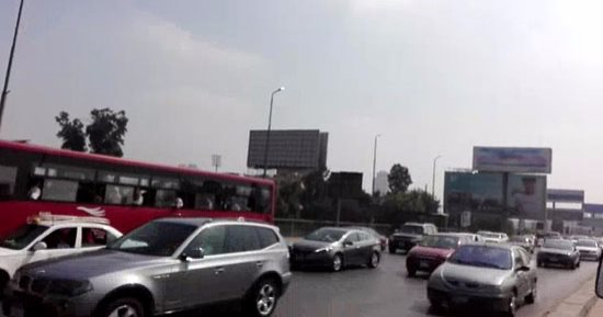 زحام مرورى بسبب حادث تصادم أعلى كوبرى الملك خالد بمنشأة ناصر