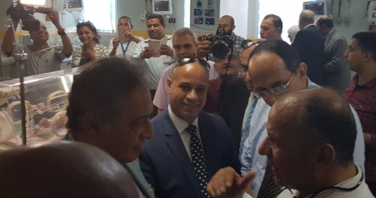 وزير الصحة يتفقد مستشفى بنها التعليمى والأطفال التخصصي  