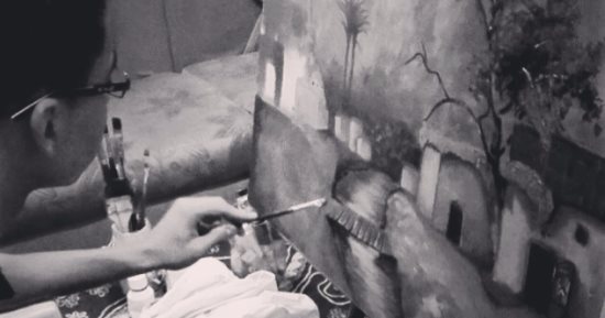 "السباعى" يبرع فى رسم لوحات بألوان الزيت.. ويحلم بدخول كلية الفنون الجميلة