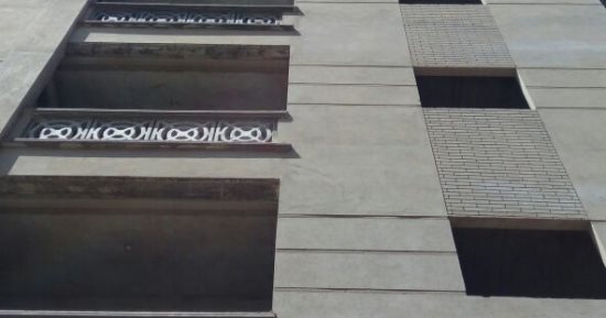 حى المنتزه أول ينفذ قرارًا بإزالة عقار مخالف من 15 دورًا بالإسكندرية