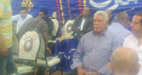 بالصور.. حسن شحاتة يحضر عزاء شقيقة فاروق جعفر