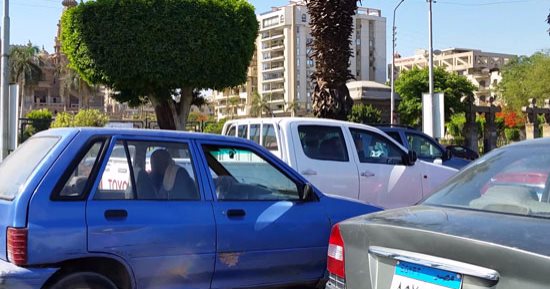 زحام مرورى بسبب اشتعال النيران فى سيارة أعلى الطريق الدائرى اتجاه أكتوبر