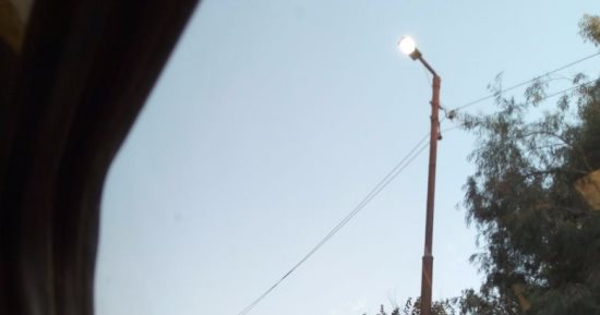 قارئ يرصد أعمدة إنارة مضاءة صباحا بطريق الطملاوى فى مدينة السادات منوفية