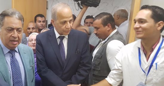 بالصور.. وزير الصحة يتفقد أقسام مستشفى أبو المنجا بشبرا بعد تطويرها