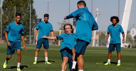بالصور.. ريال مدريد يختتم استعداداته لمواجهة أبويل بدورى الأبطال