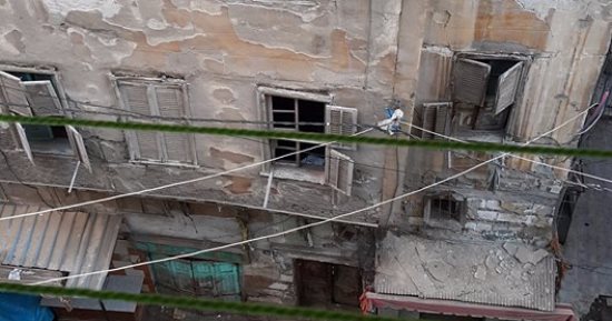 سكان بحرى بالإسكندرية يناشدون المحافظ إزالة عقار مهدد بالانهيار