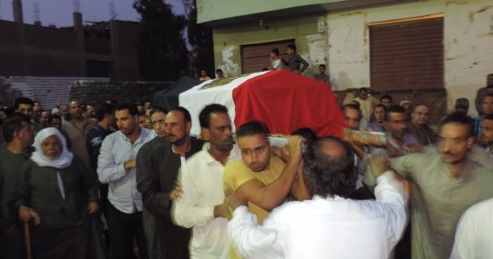 بالصور.. جنازة مهيبة لشهيد سيناء بمسقط رأسة فى المنوفية 