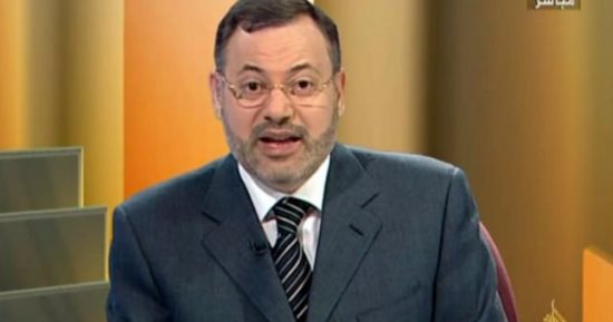 شيزوفرينيا "أحمد منصور" على تويتر ترفع شعار "لف وارجع تانى".. الإعلامى الإخوانى يشمت فى إعصار "إيرما" بتويتة عربية ويعتذر بالإنجليزية.. أراجوز الجزيرة أول من وقف بجانب إرهاب قطر ووصف الرباعى العربى بدول الحصار