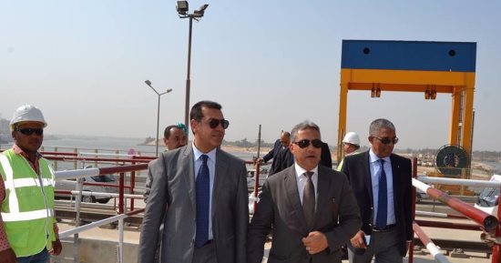 بالصور.. لجنة الإدارة المحلية بالبرلمان ومحافظ أسيوط يتفقدون القناطر الجديدة