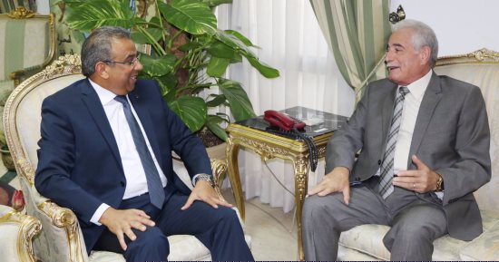 محافظ جنوب سيناء يبحث مع رئيس هيئة البريد افتتاح مشروعات وتطوير المكاتب