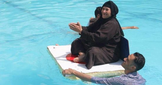 بالصور.. يوم ترفيهى يرسم البسمة على وجوه مسنى سمالوط بالمنيا