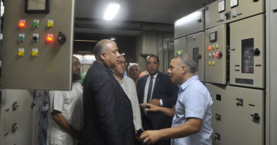 رئيس شركة مترو الأنفاق يتفقد مشروع تحديث محطات القوى الكهربائية بالخط الأول