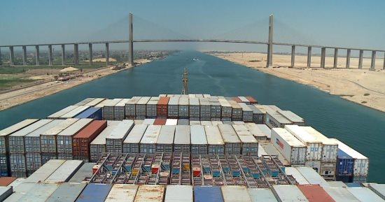 الفريق مهاب مميش: عبور 34 سفينة بحمولة 2.5 مليون طن