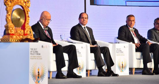 السيسى: هدفنا خفض معدلات التضخم لما يقرب من 13% فى عام 2018