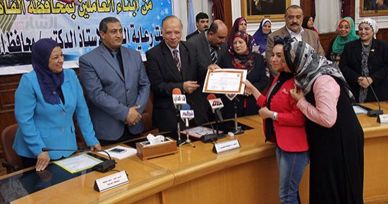 بالصور..محافظ القاهرة: تكريم الأوائل من أبناء العاملين ضمن اهتمامنا بالموظفين