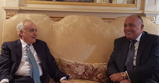 سامح شكرى يبحث مع غسان سلامة جهود تسوية الأزمة الليبية 