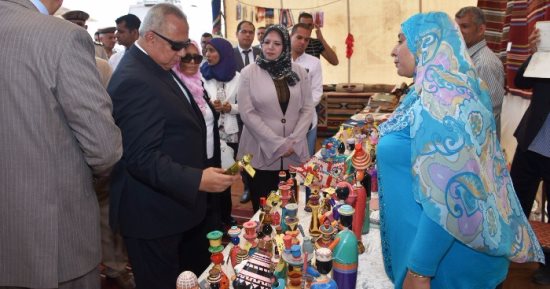 محافظ الشرقية يفتتح معرض لمنتجات الأسر المنتجة