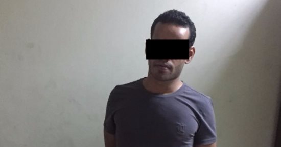 بسبب خلافات زوجية.. تاجر أقمشة يحتجز والدة وشقيقة زوجته داخل شقته بالمقطم