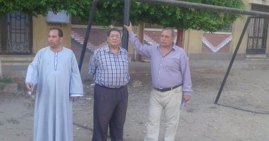 بالصور.. "الطب البيطرى بالقليوبية": يوجد ثعلبين و 7  من صغاره بمدرسة أحمد زويل فى بنها وقتلنا ثعلبا بالأمس.. المحافظ يوجه بحل الأزمة.. ومديرية التعليم ترد: "مفيش زواحف ولا ثعابين"