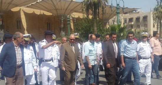 مدير أمن القاهرة يطالب قوات تأمين ساحة مسجد الحسين بتوسيع دائرة الاشتباه
