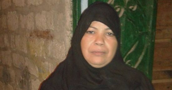 بالصور..مأساة سيدة بسوهاج تراكمت عليها الديون ويحاصرها الفقر والمرض