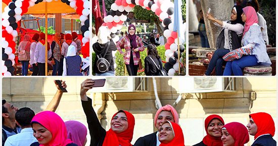 "السيلفى والهيدفون والبلالين".. أبرز مشاهد أول يوم دراسى بالجامعات