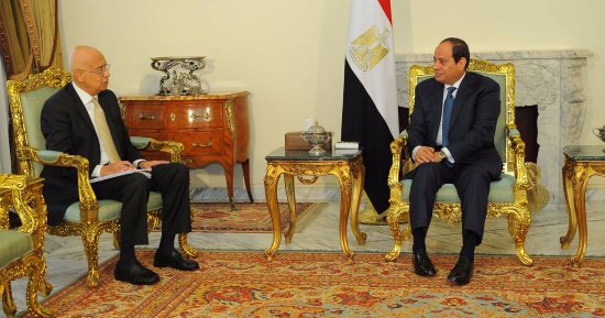 السيسى يبحث مع رئيس الوزراء عددا من الملفات الهامة