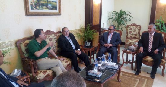وزير النقل يصل سوهاج لتفقد كوبرى طما وازدواج الطريق الغربى