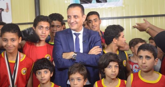 طارق علام يلتقى بأكبر معمرة إندونيسية ويطير إلى الهند على شاشة المحور