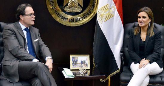 سحر نصر تناقش مع سفير فرنسا الجديد زيادة حجم استثمارات بلاده فى مصر