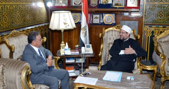 سفير بروناى يشيد بجهود وزارة الأوقاف فى نشر الفكر الوسطى الصحيح