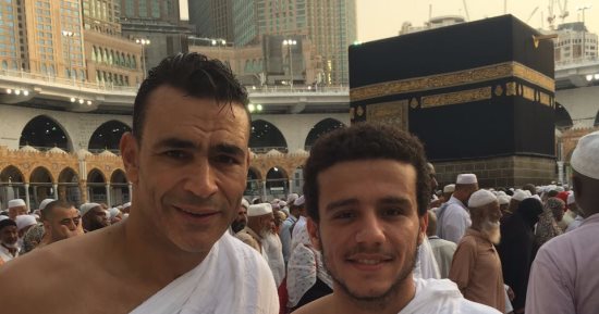 شاهد.. الحضرى ومصطفى فتحى فى الحرم المكى لأداء مناسك العمرة