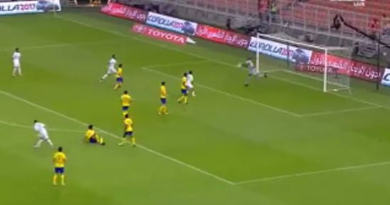 شاهد.. حارس النصر يكرر خطأ إكرامي أمام أهلى جدة بالدورى السعودى