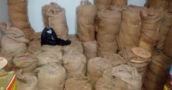 ضبط سيارة تبيع منتجات مجهولة المصدر بالقليوبية ونصاب فى مرور طوخ