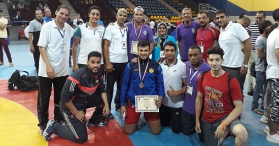 بالصور .. جامعة دمنهور تفوز بالميدالية الذهبية فى المصارعة بأسبوع شباب الجامعات 