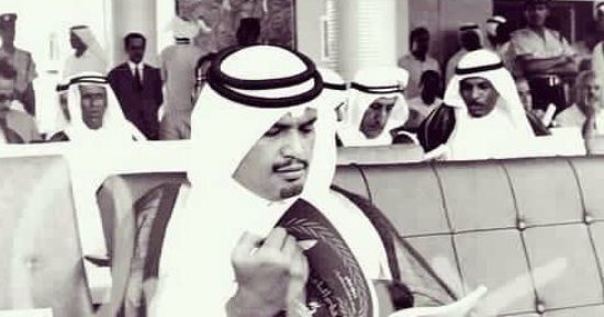 شاهد.. صور نادرة لوالد الشيخ سلطان بن سحيم "مهندس الخارجية القطرية"