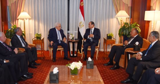 القدس فى قلب وعقل مصر.. الرئيس السيسى يستضيف نظيره الفلسطينى لمتابعة آخر تطورات الأوضاع فى المدينة المقدسة.. أبو مازن يعرب عن تقديره للجهود المصرية.. وبوتين يؤكد: يجب استئناف المفاوضات بين الجانبين حول القدس 