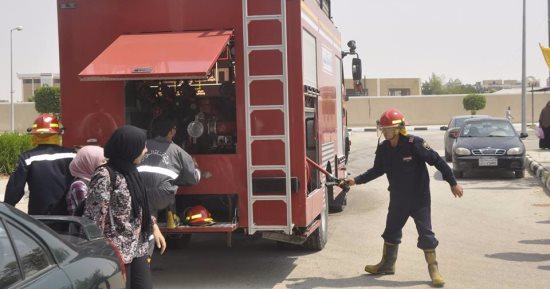 تجربة إخلاء بكلية الصيدلة بجامعة قناة السويس للحصول على الإعتماد و الجودة