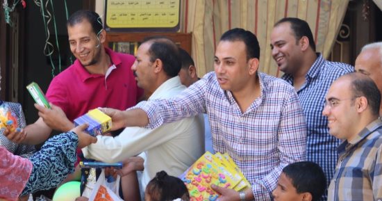 حزب مستقبل وطن يزور دور الأيتام بأسيوط ويقوم بتوزيع الهدايا