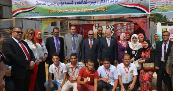 رئيس جامعة الزقازيق يلتقى بطلاب بكلية التربية النوعية ويرحب بذوي الاحتياجات الخاصة