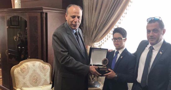  وزارة الداخلية تستقبل السباح المصرى محمد الحسينى